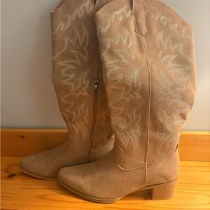 Elegant Tan Embroidered Women's Heeled Boots